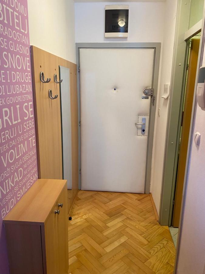 Apartamento Self Check-In Studio With Wi-Fi And Parking Place Zagreb Exterior foto